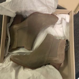 My wife bought the wrong size and cannot return.